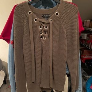 Cross tie sweater
